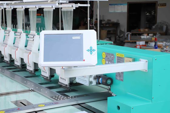 1200RPM คอมพิวเตอร์ Flat Embroidery Machine 12 หัวสําหรับผ้าและเสื้อผ้า